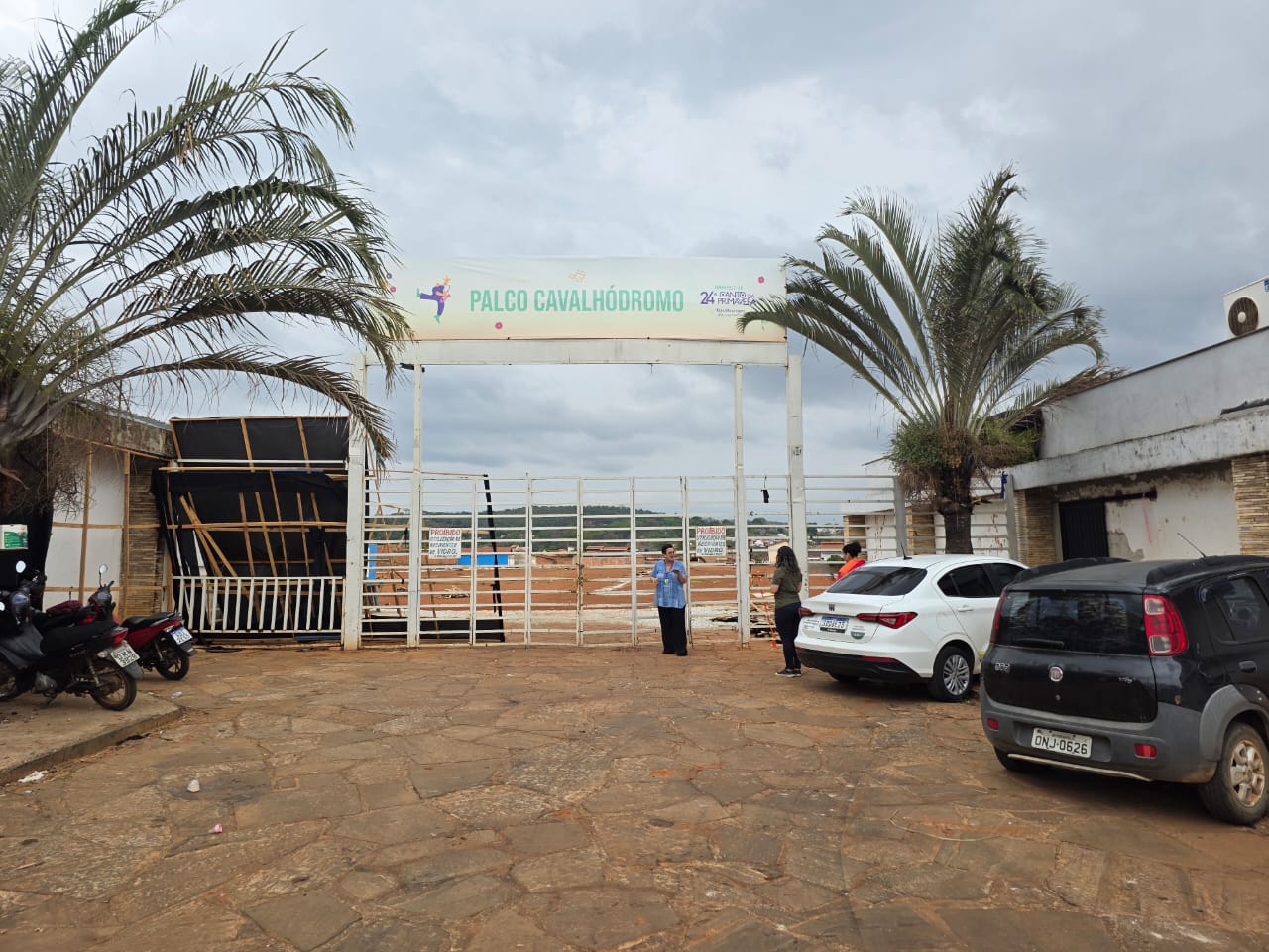 Danielly Engenharia - Engenheira Civil - Vistoria técnica para constatação das condições de conservação do Cavalhódromo de Pirenópolis e dos imóveis no seu entorno após movimentação de terra Secult SEI nº80062238